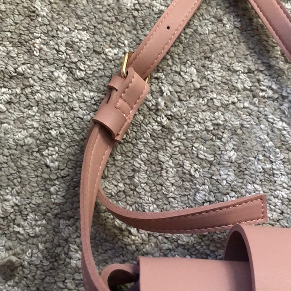 Miniso crossbody shoulder bag - Picture 6 of 7